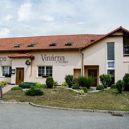 Penzion Vinarna U Hroznu Hotel Veselí nad Moravou Eksteriør billede