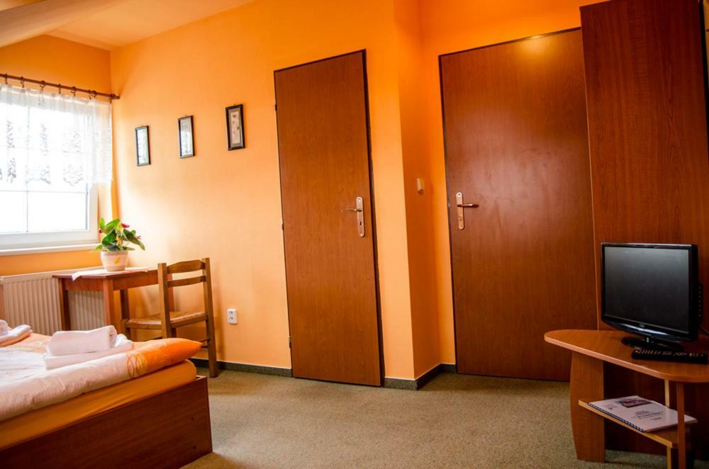 Penzion Vinarna U Hroznu Hotel Veselí nad Moravou Eksteriør billede