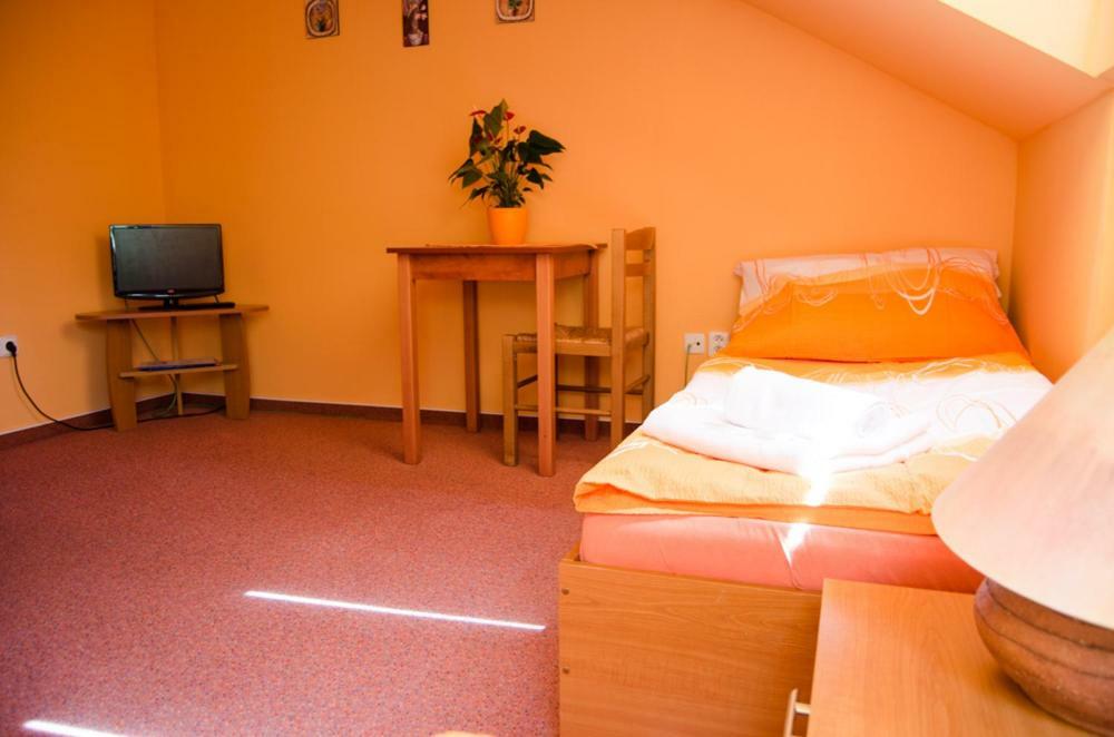 Penzion Vinarna U Hroznu Hotel Veselí nad Moravou Eksteriør billede